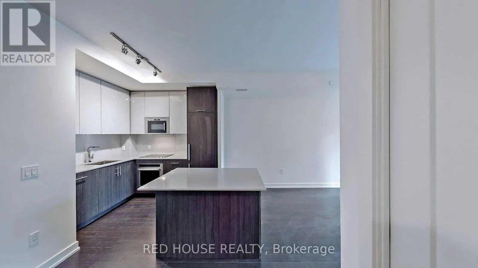 520 - 330 RICHMOND STREET W