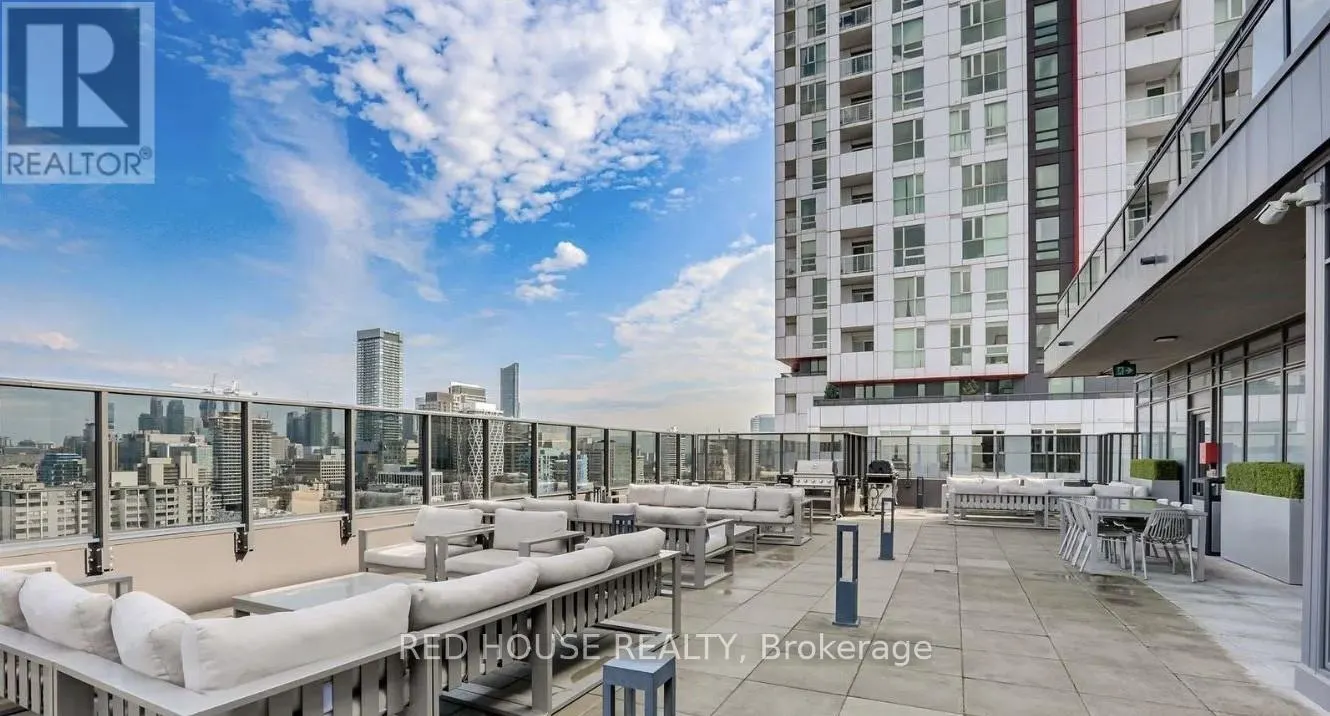 520 - 330 RICHMOND STREET W