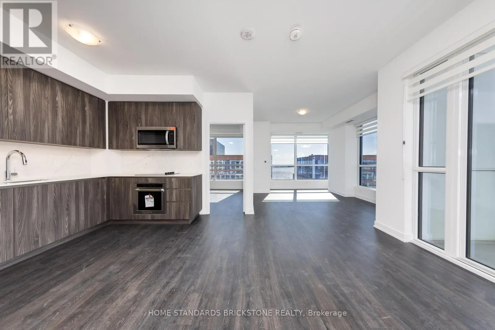 1414 - 15 RICHARDSON STREET