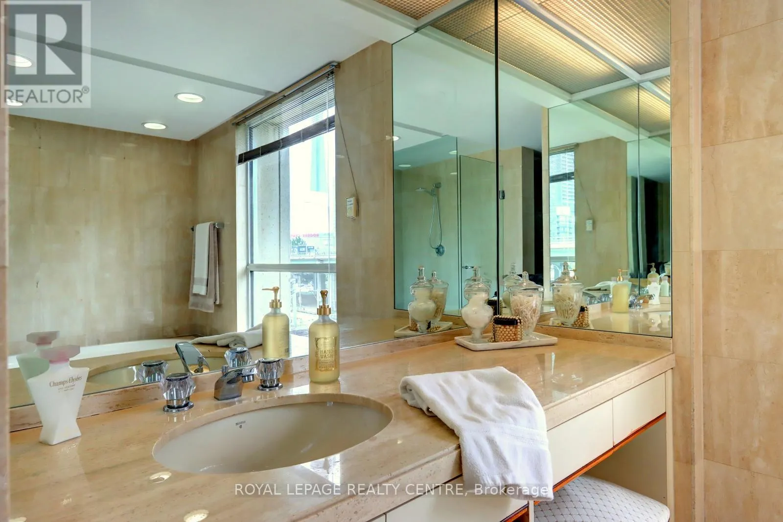 401W - 480 QUEENS QUAY W