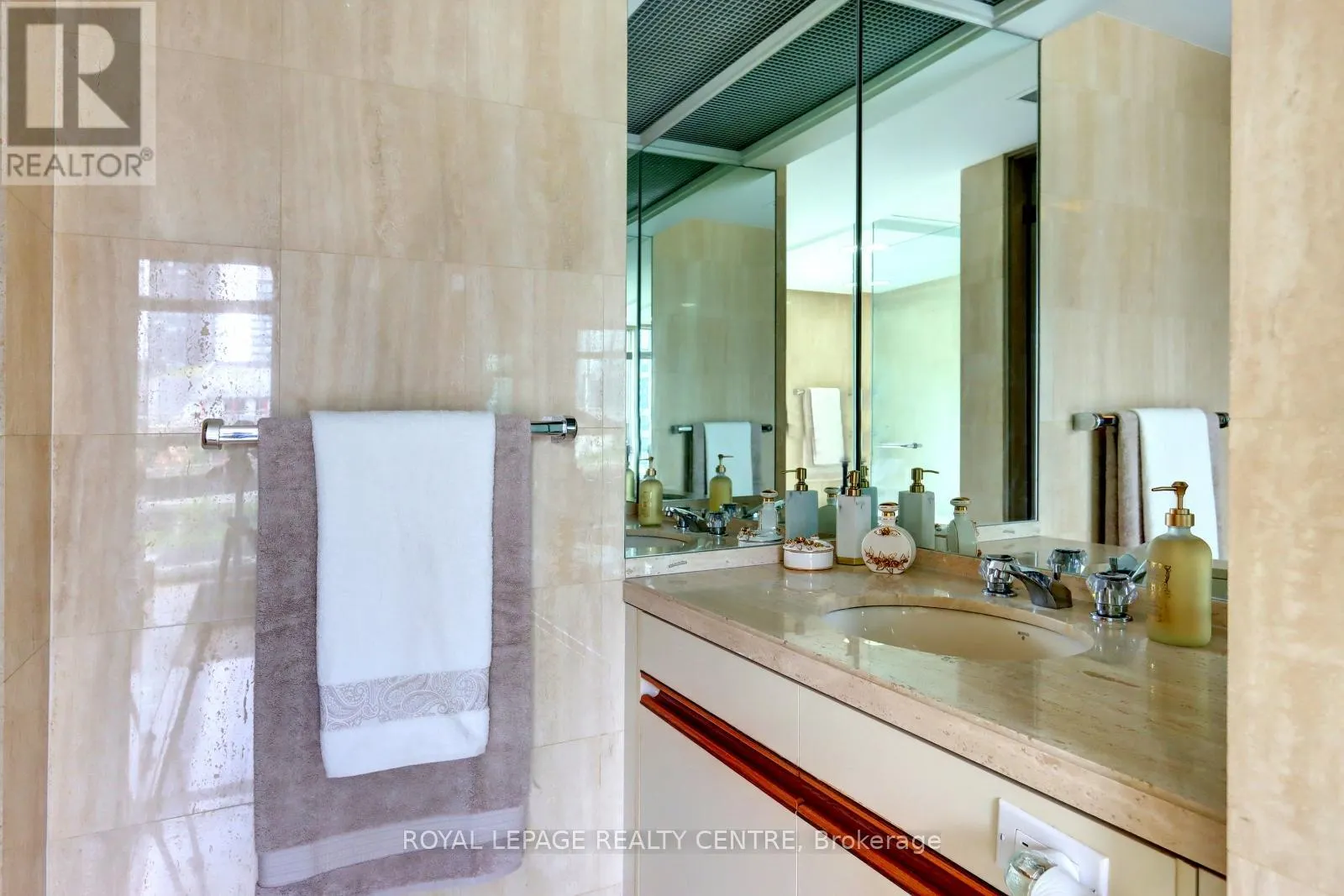 401W - 480 QUEENS QUAY W