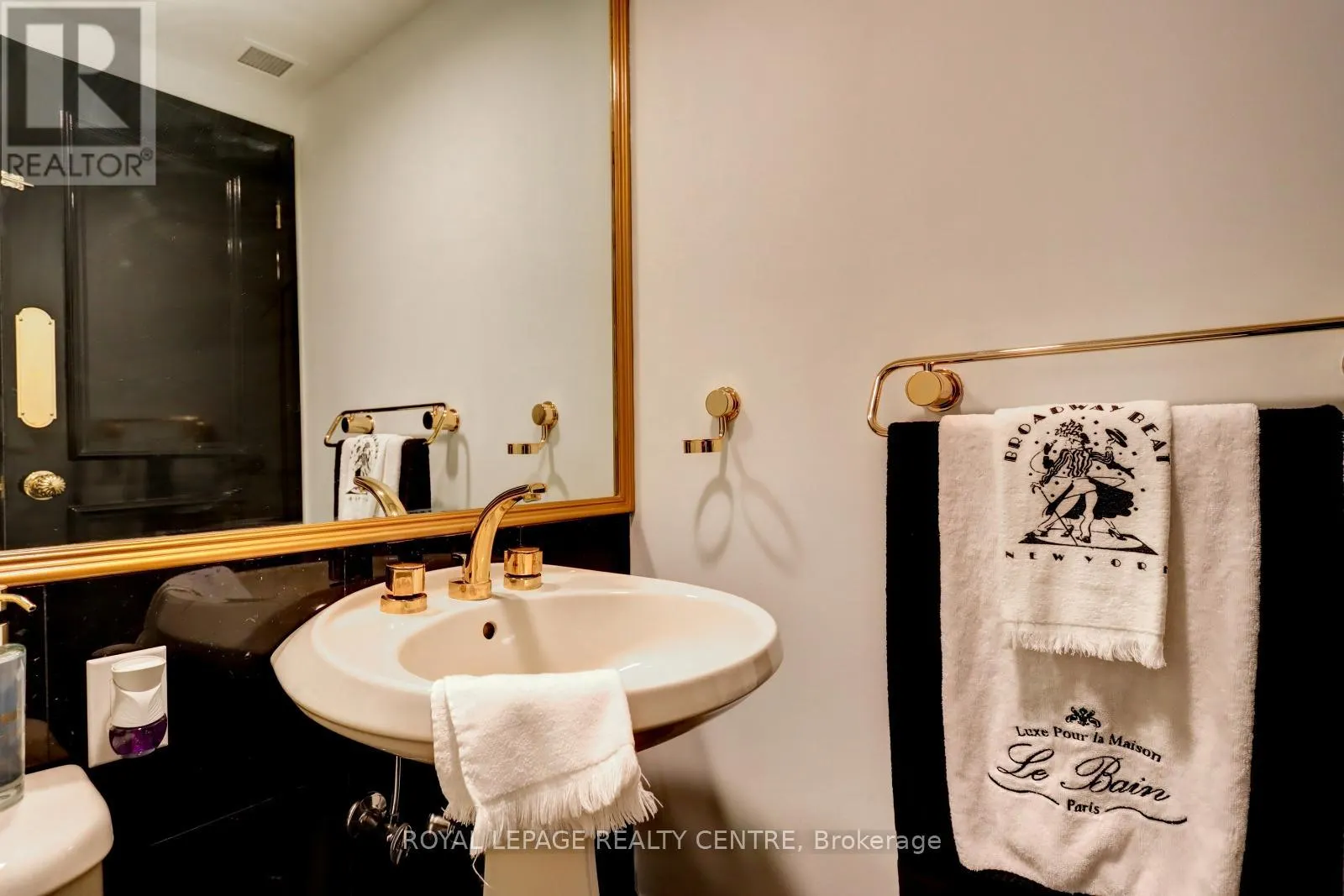 401W - 480 QUEENS QUAY W