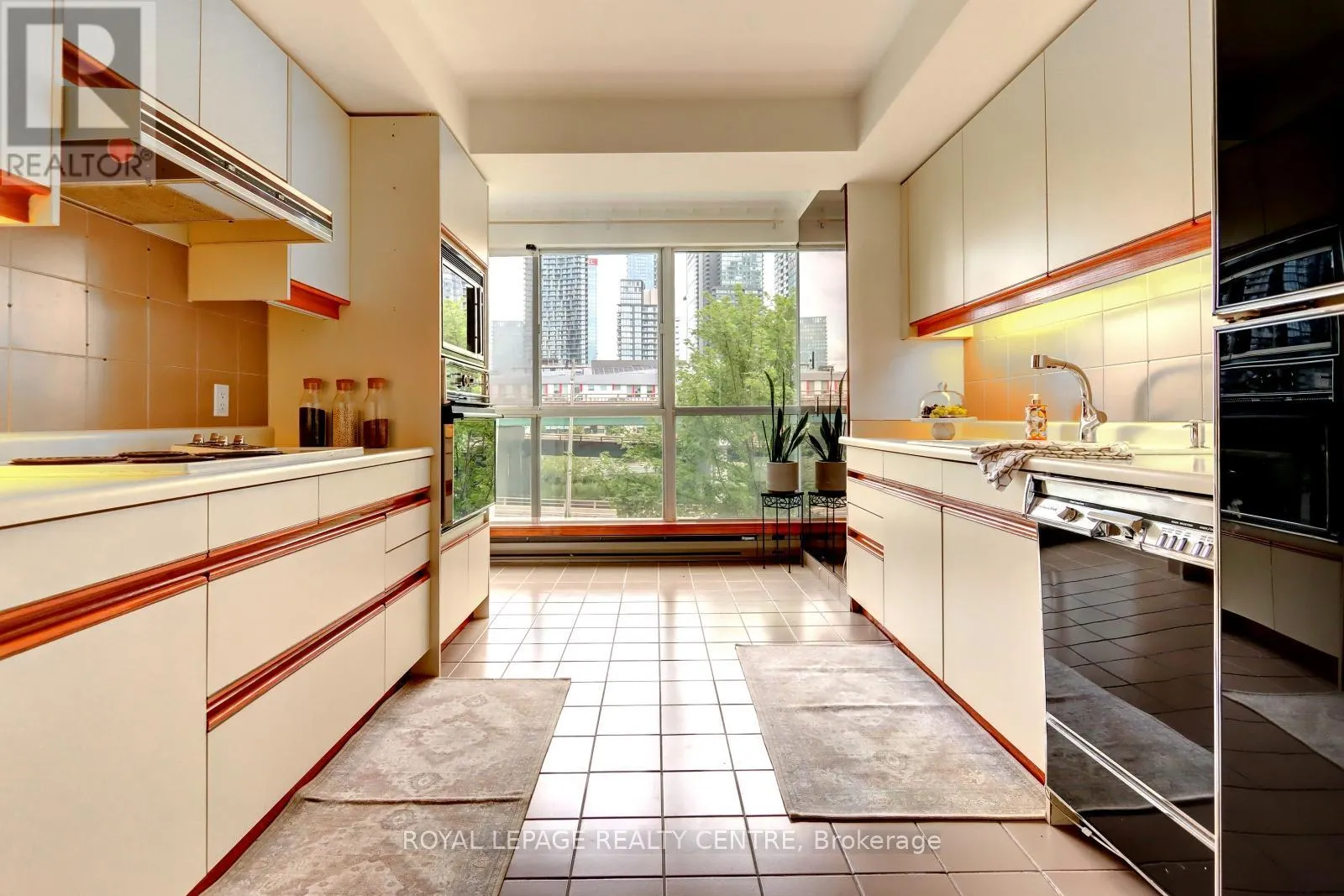 401W - 480 QUEENS QUAY W