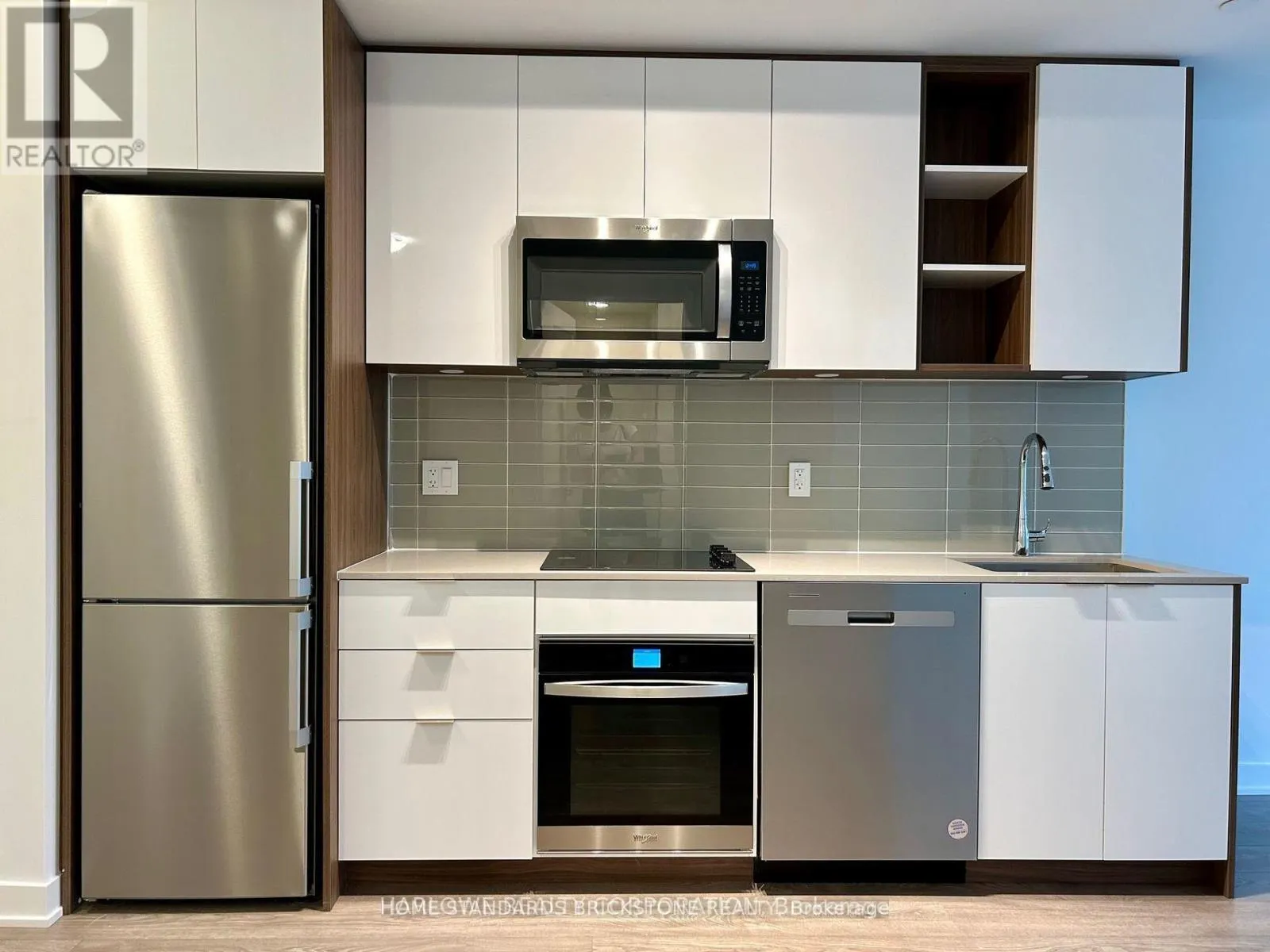 933 - 543 RICHMOND STREET W