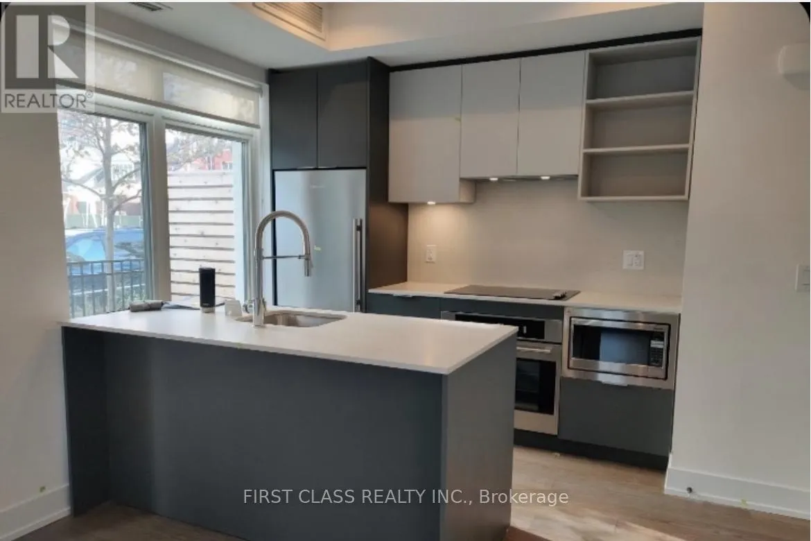 TH08 - 100 RIVER STREET W