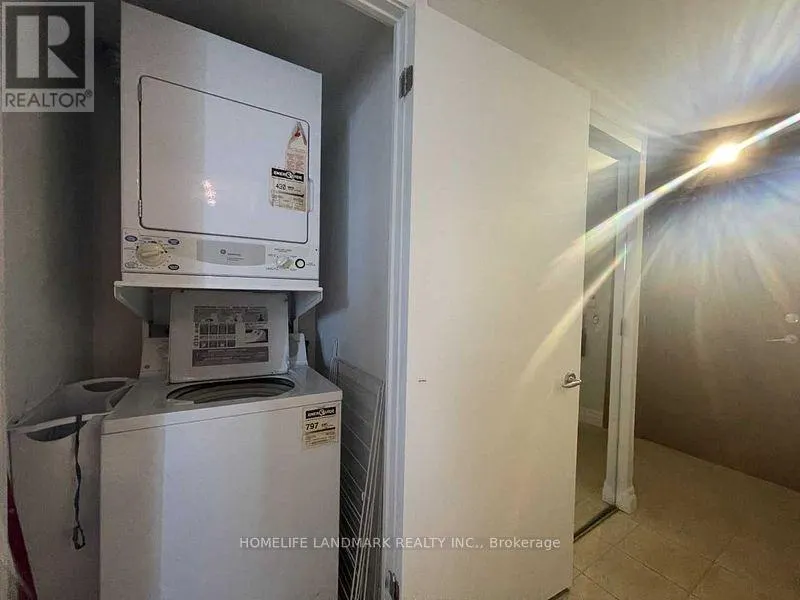 1012E - 500 QUEENS QUAY