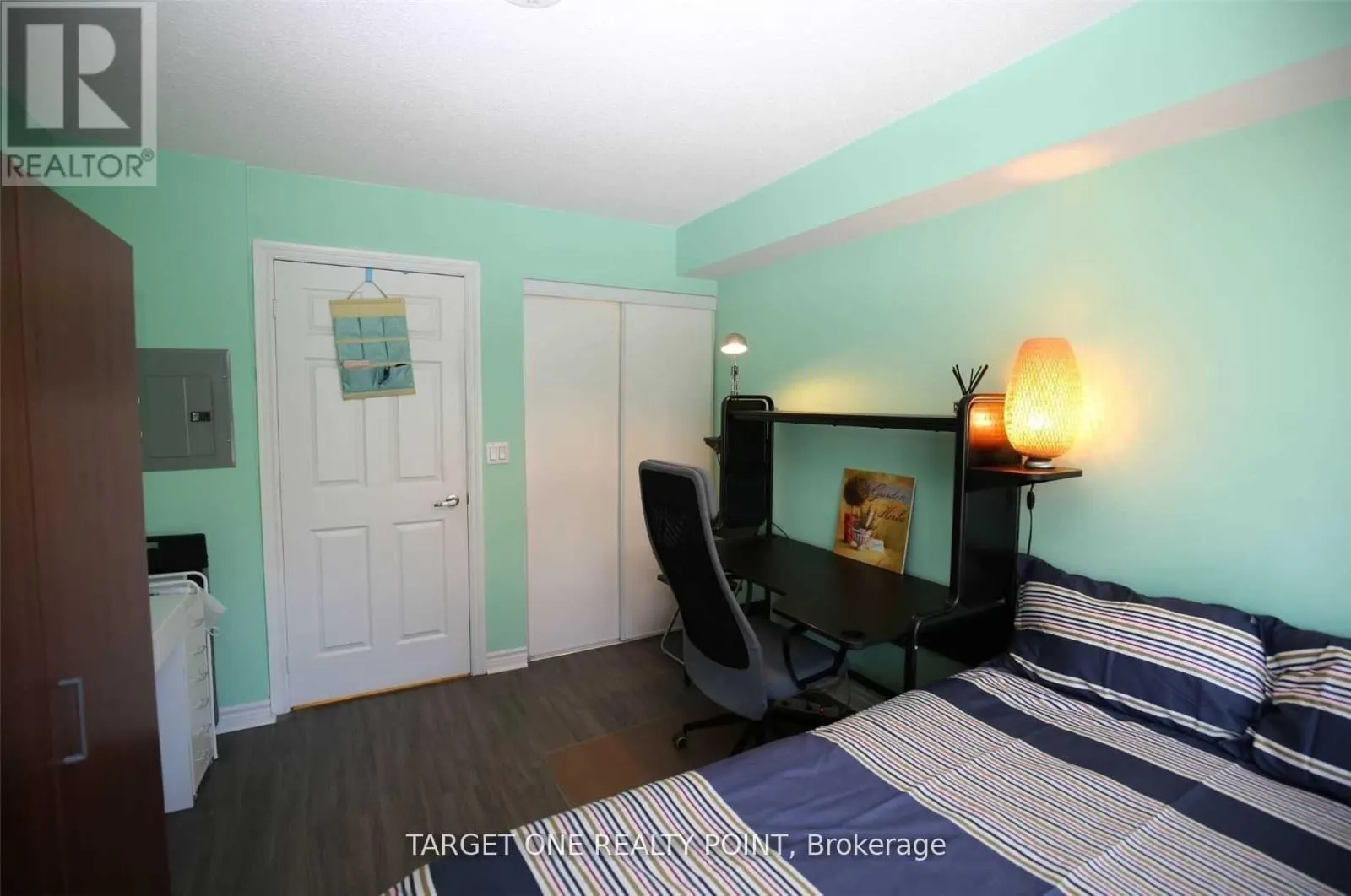 1707 - 761 BAY STREET