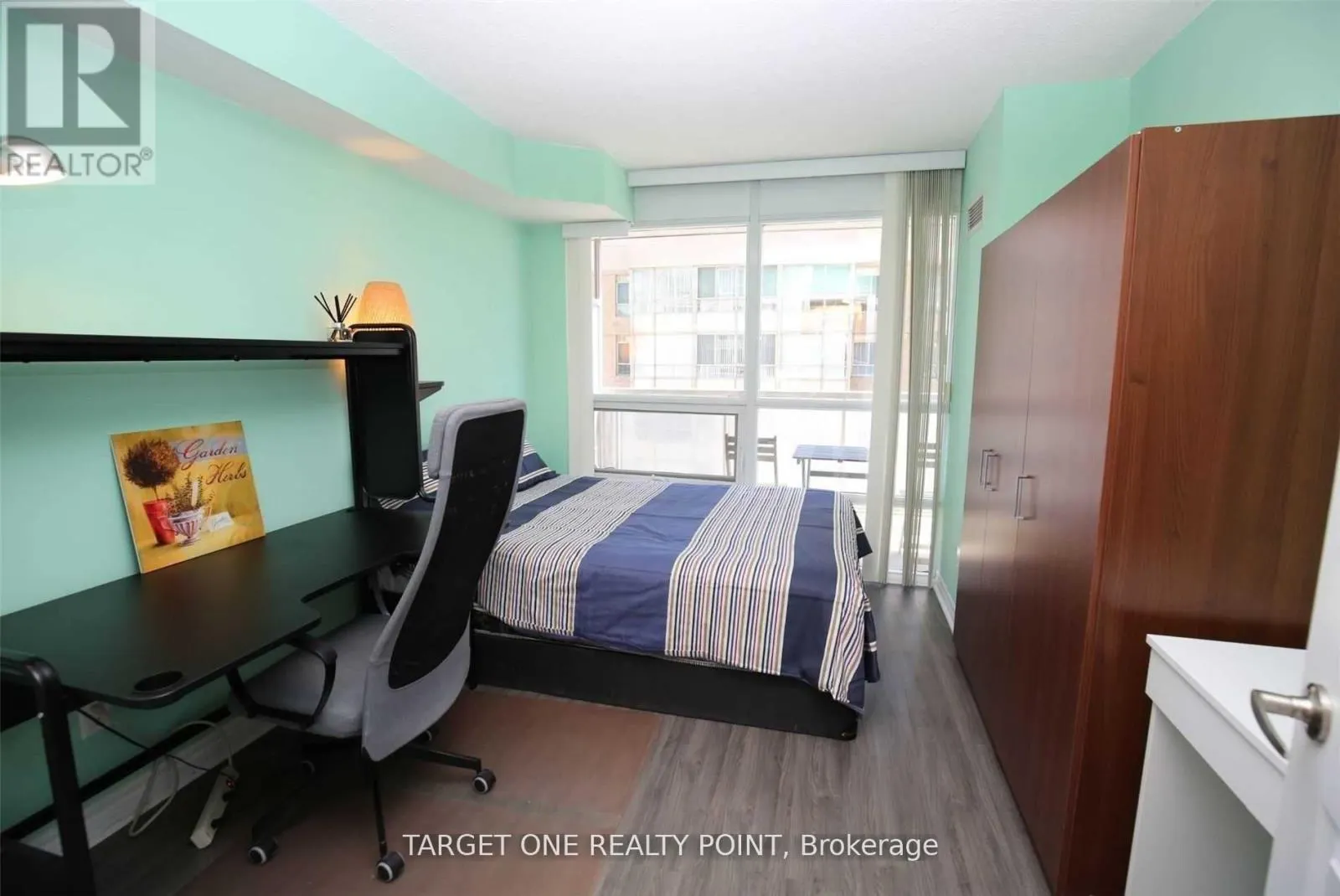 1707 - 761 BAY STREET