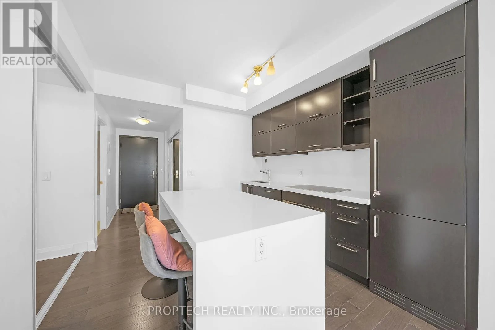 1009 - 1080 BAY STREET