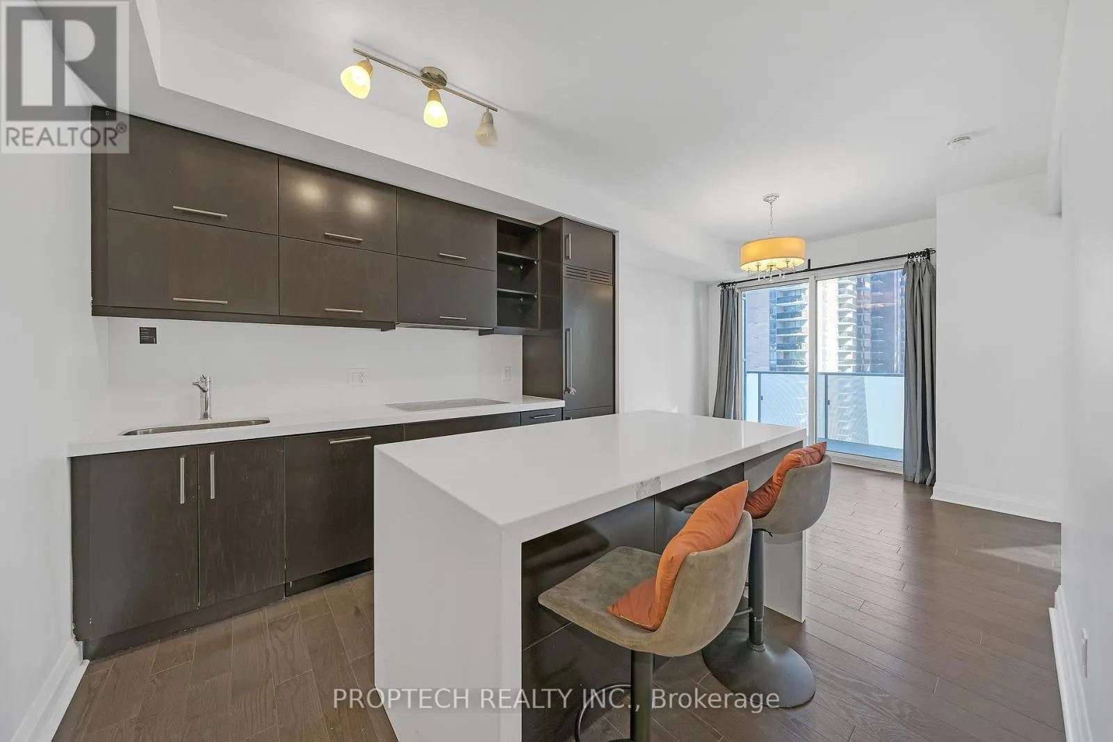 1009 - 1080 BAY STREET