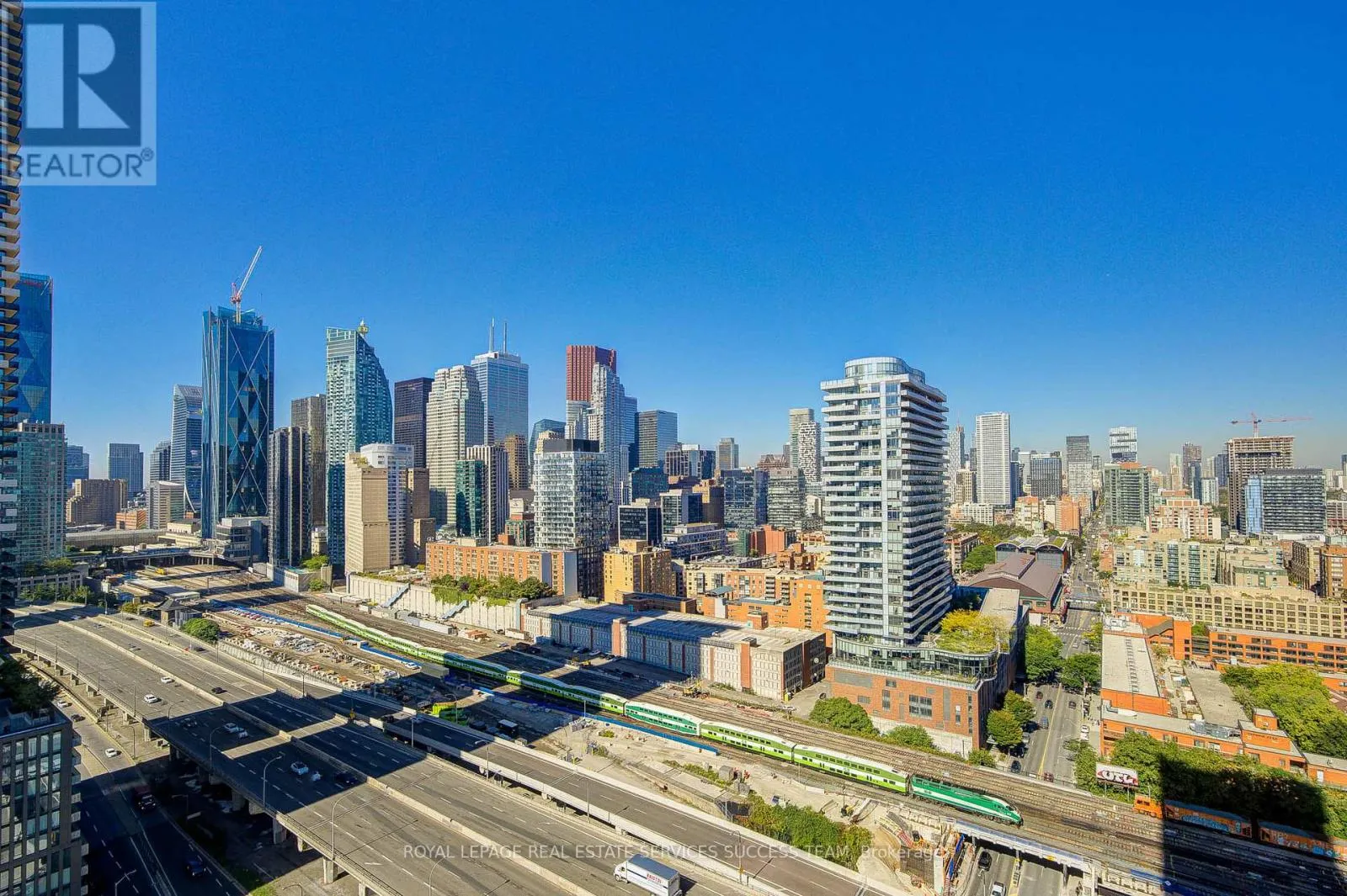 2110 A - 15 LOWER JARVIS STREET