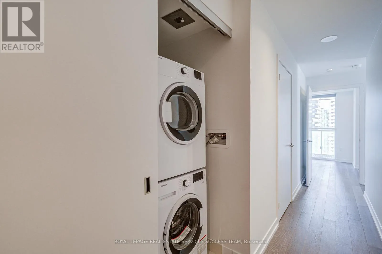 2110 A - 15 LOWER JARVIS STREET