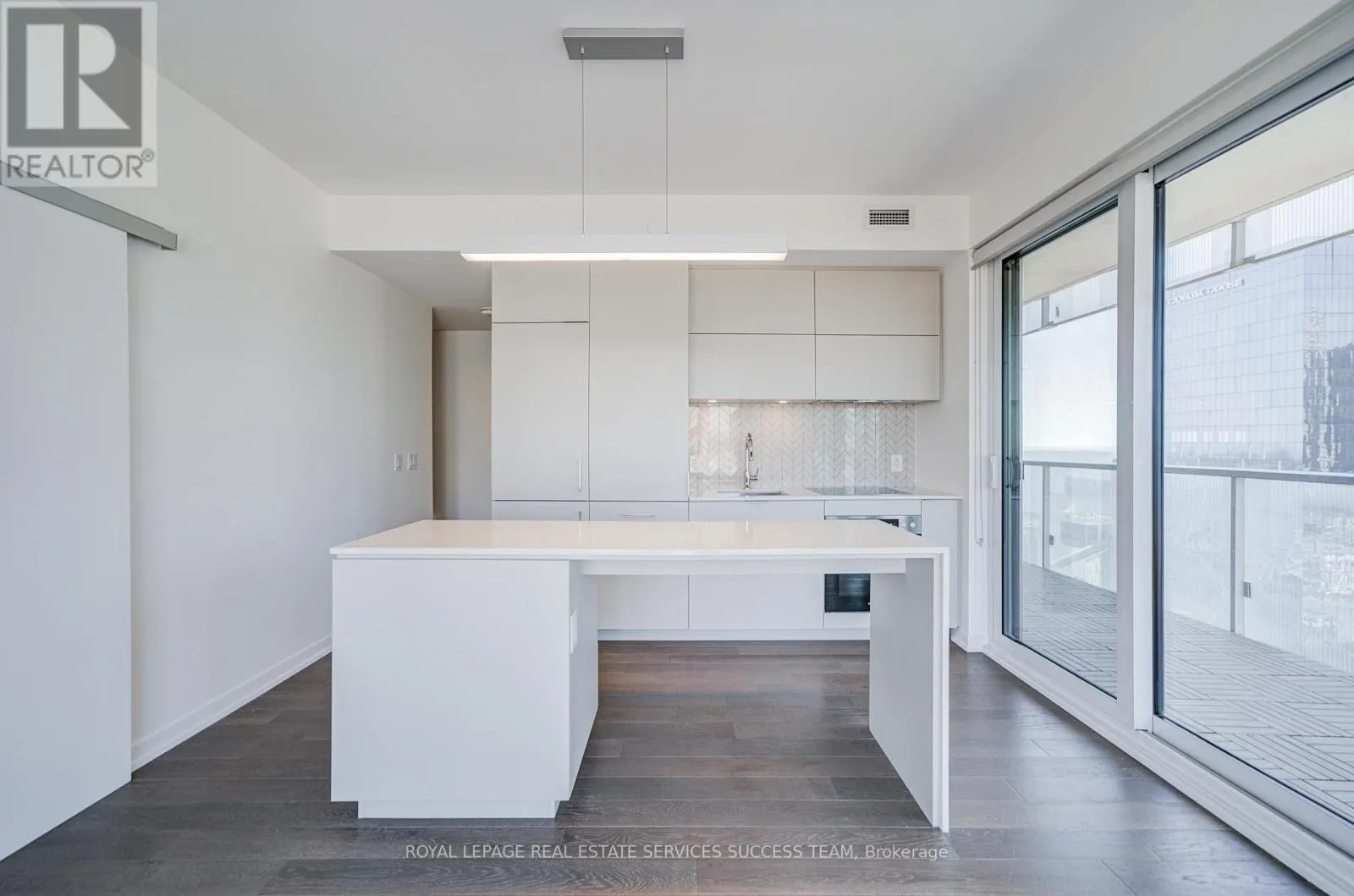 2110 A - 15 LOWER JARVIS STREET