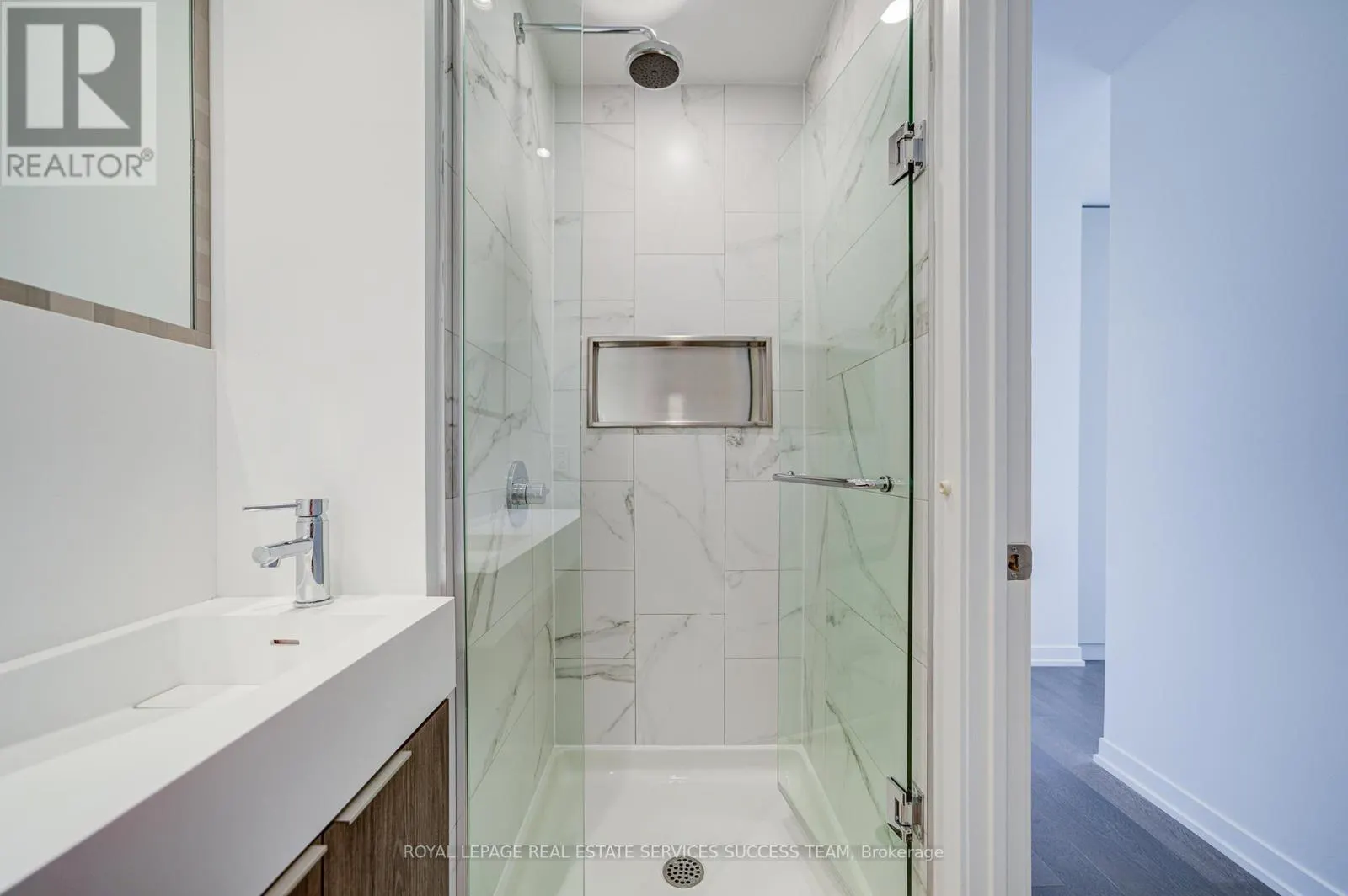 2110 A - 15 LOWER JARVIS STREET