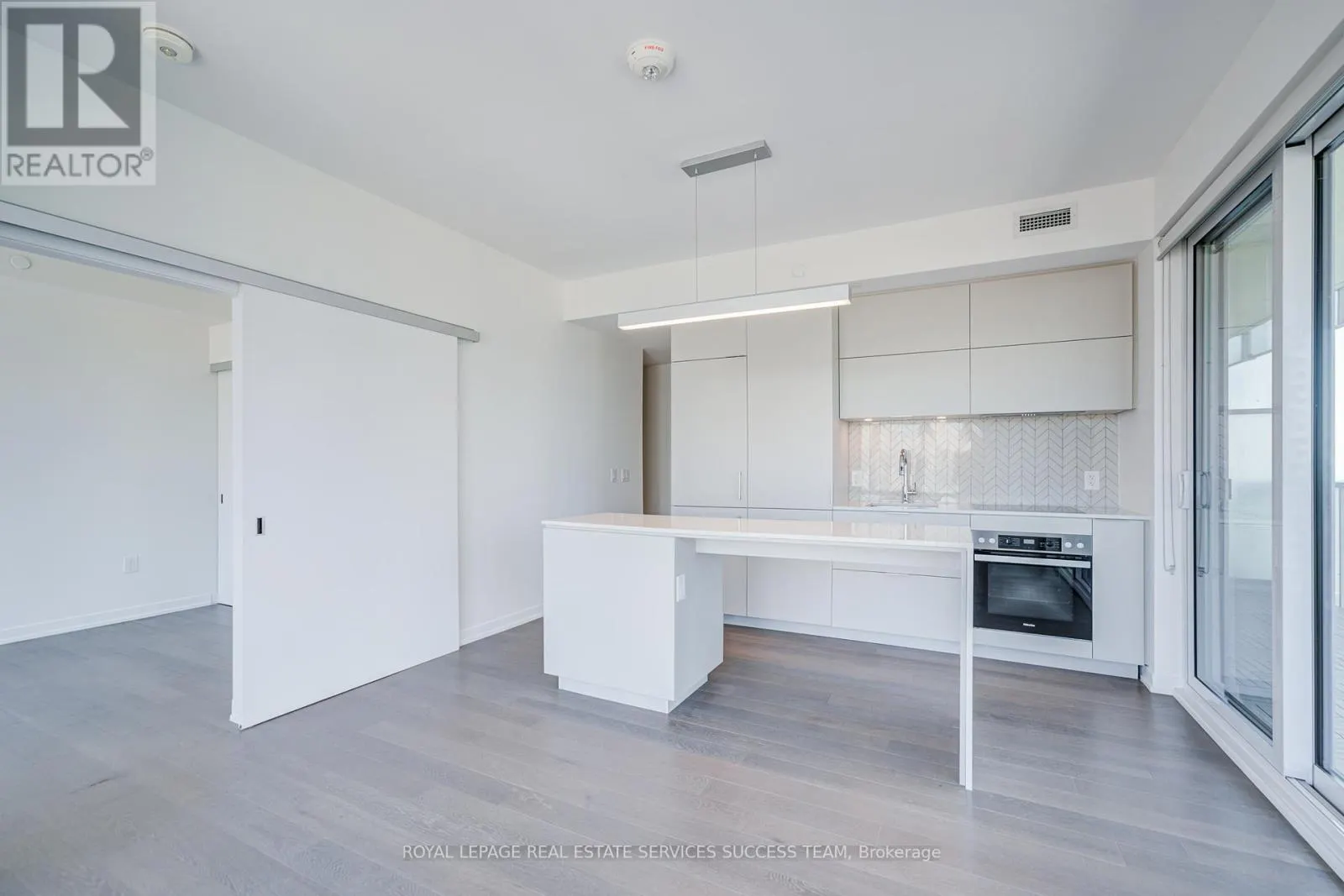 2110 A - 15 LOWER JARVIS STREET
