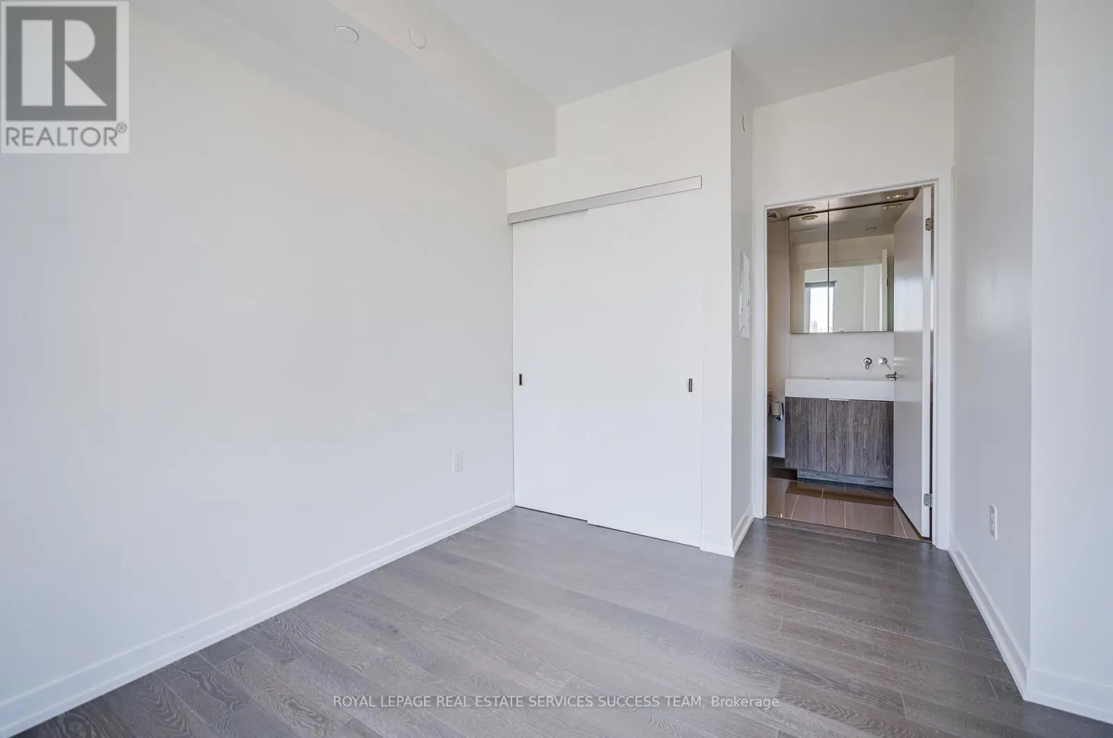2110 A - 15 LOWER JARVIS STREET