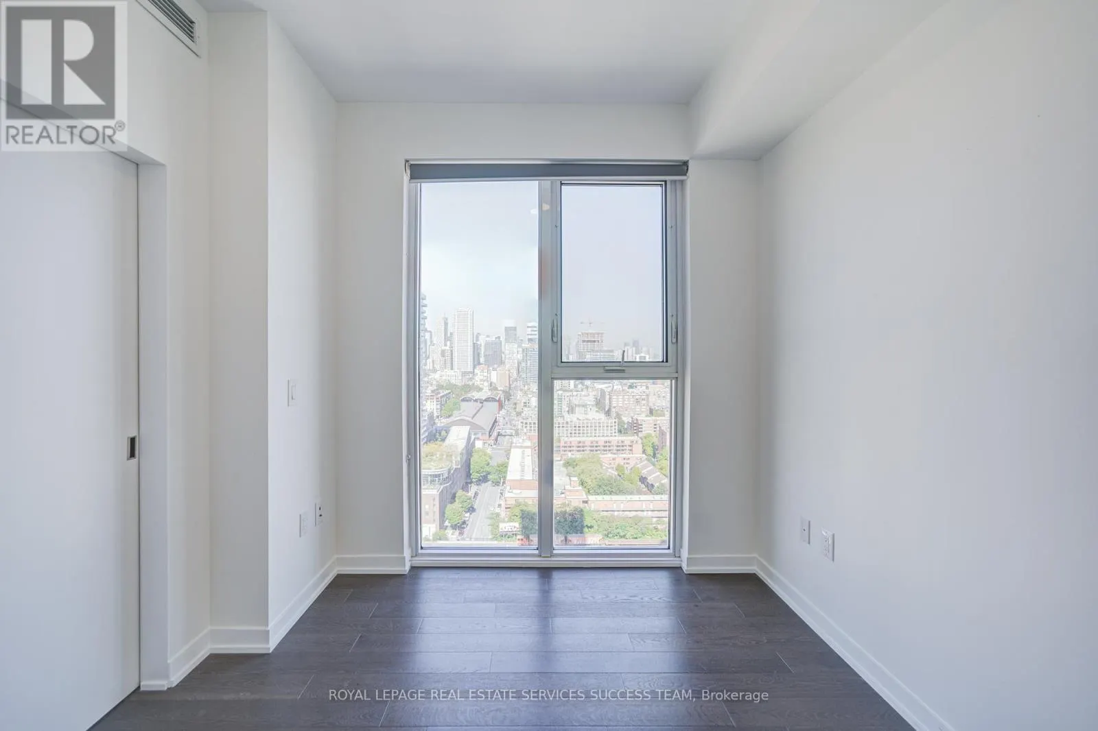 2110 A - 15 LOWER JARVIS STREET