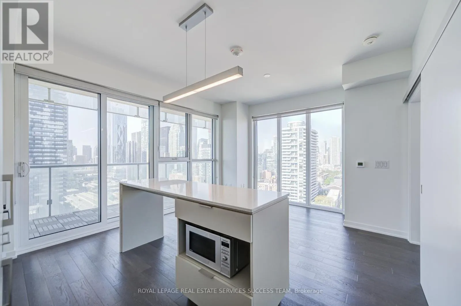 2110 A - 15 LOWER JARVIS STREET