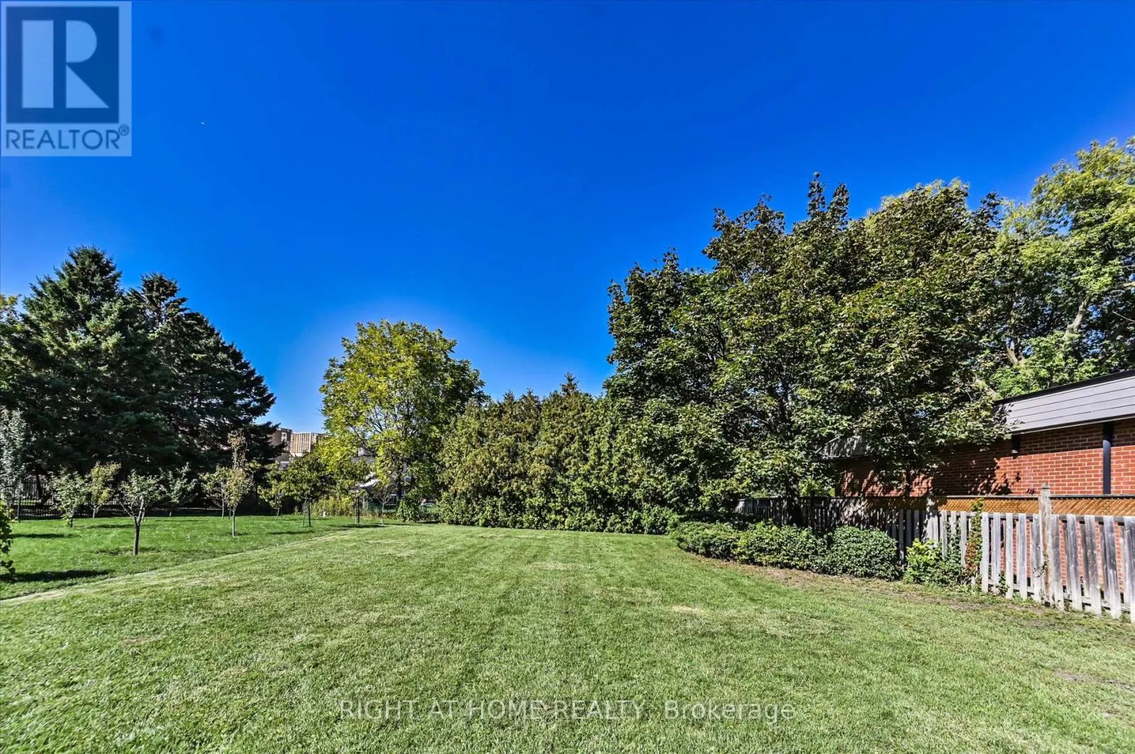 154 CHARLTON BOULEVARD