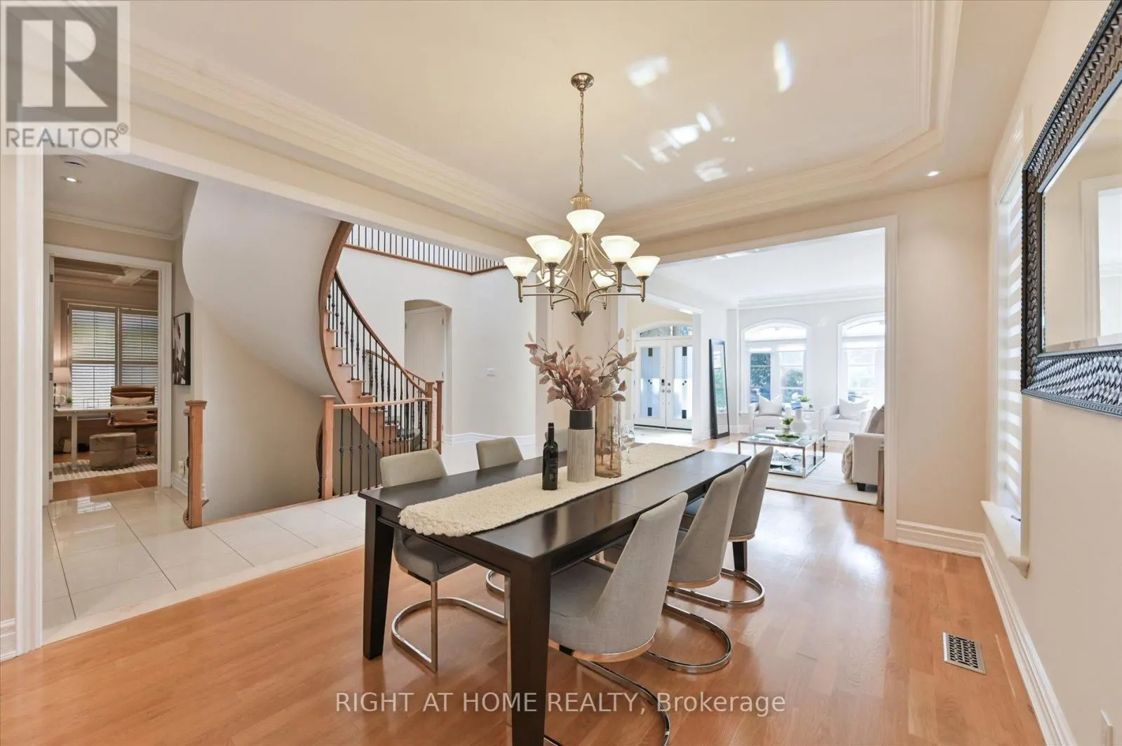 154 CHARLTON BOULEVARD