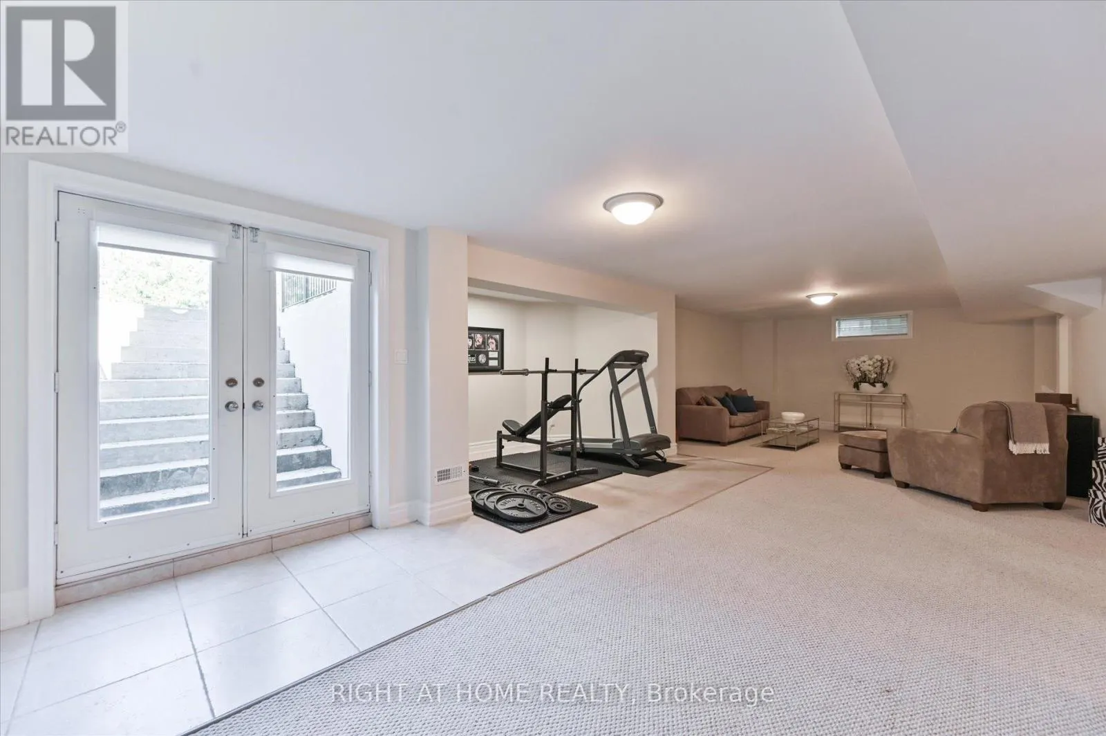 154 CHARLTON BOULEVARD