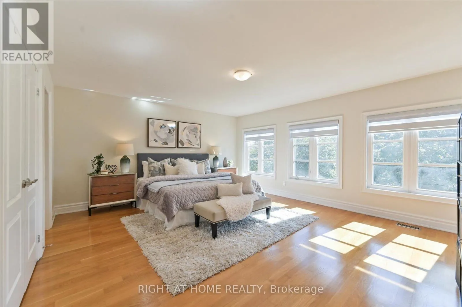 154 CHARLTON BOULEVARD