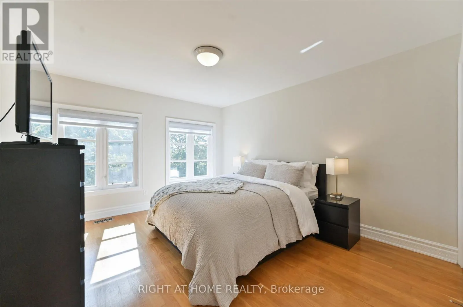 154 CHARLTON BOULEVARD