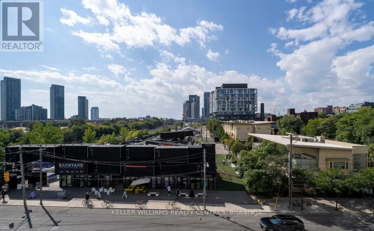 712 - 27 BATHURST STREET