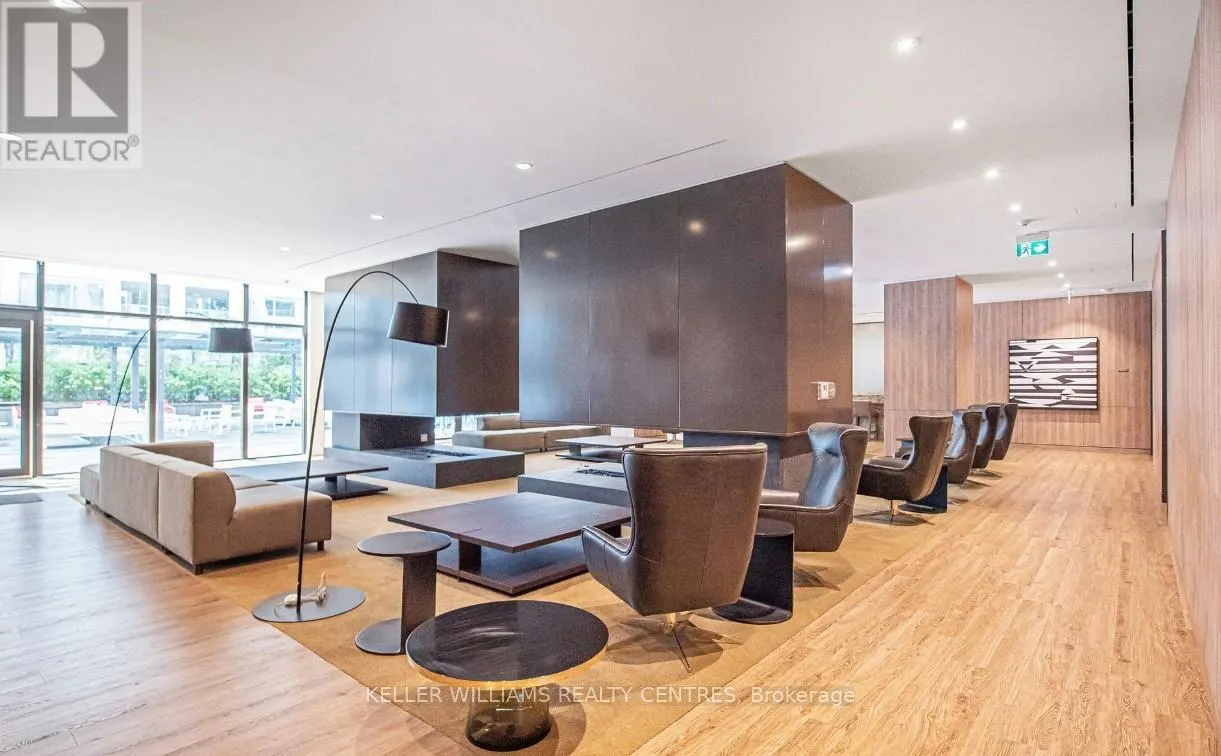 712 - 27 BATHURST STREET