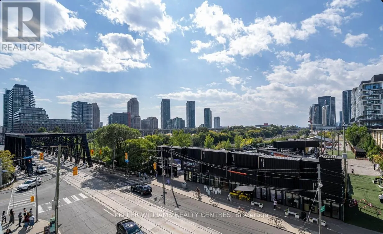 712 - 27 BATHURST STREET