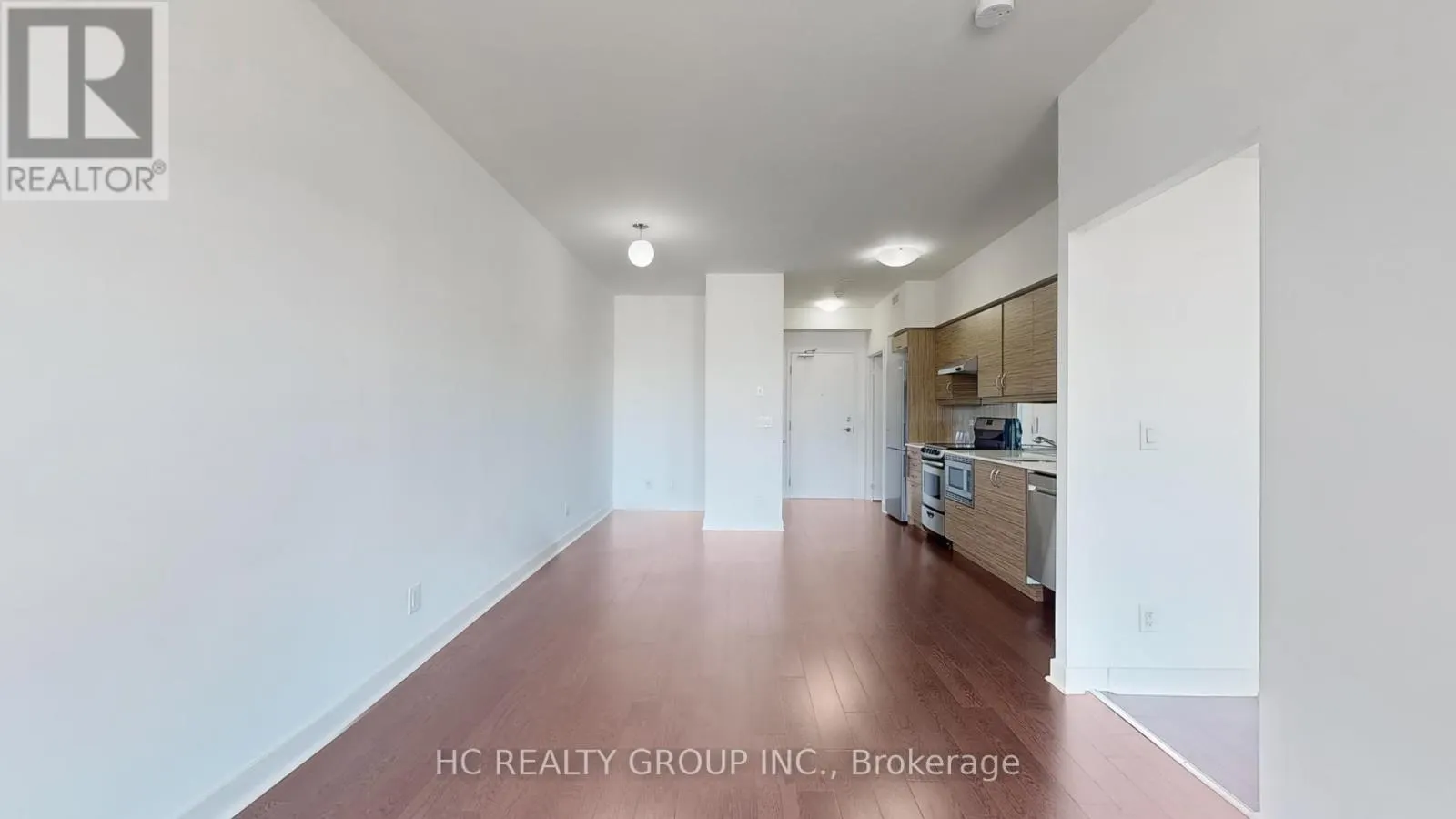 919 - 320 RICHMOND STREET E