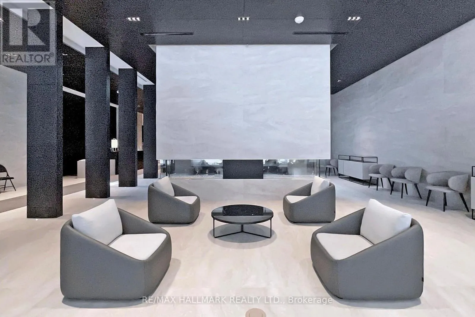 313 - 2221 YONGE STREET