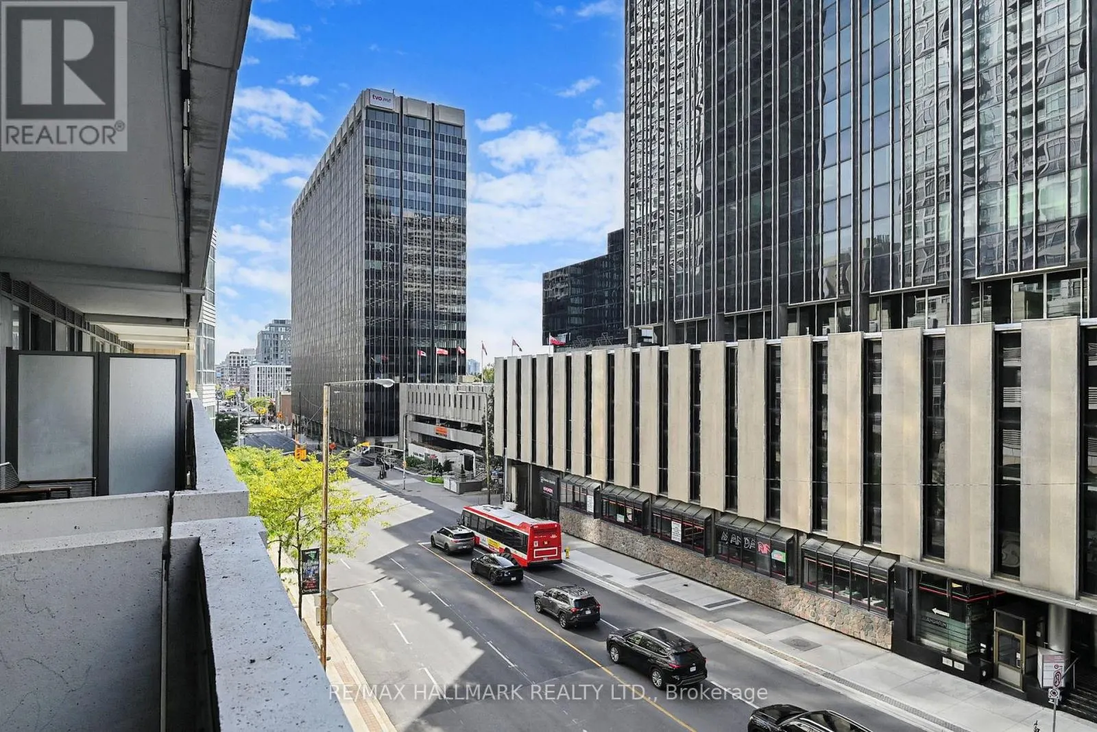 313 - 2221 YONGE STREET