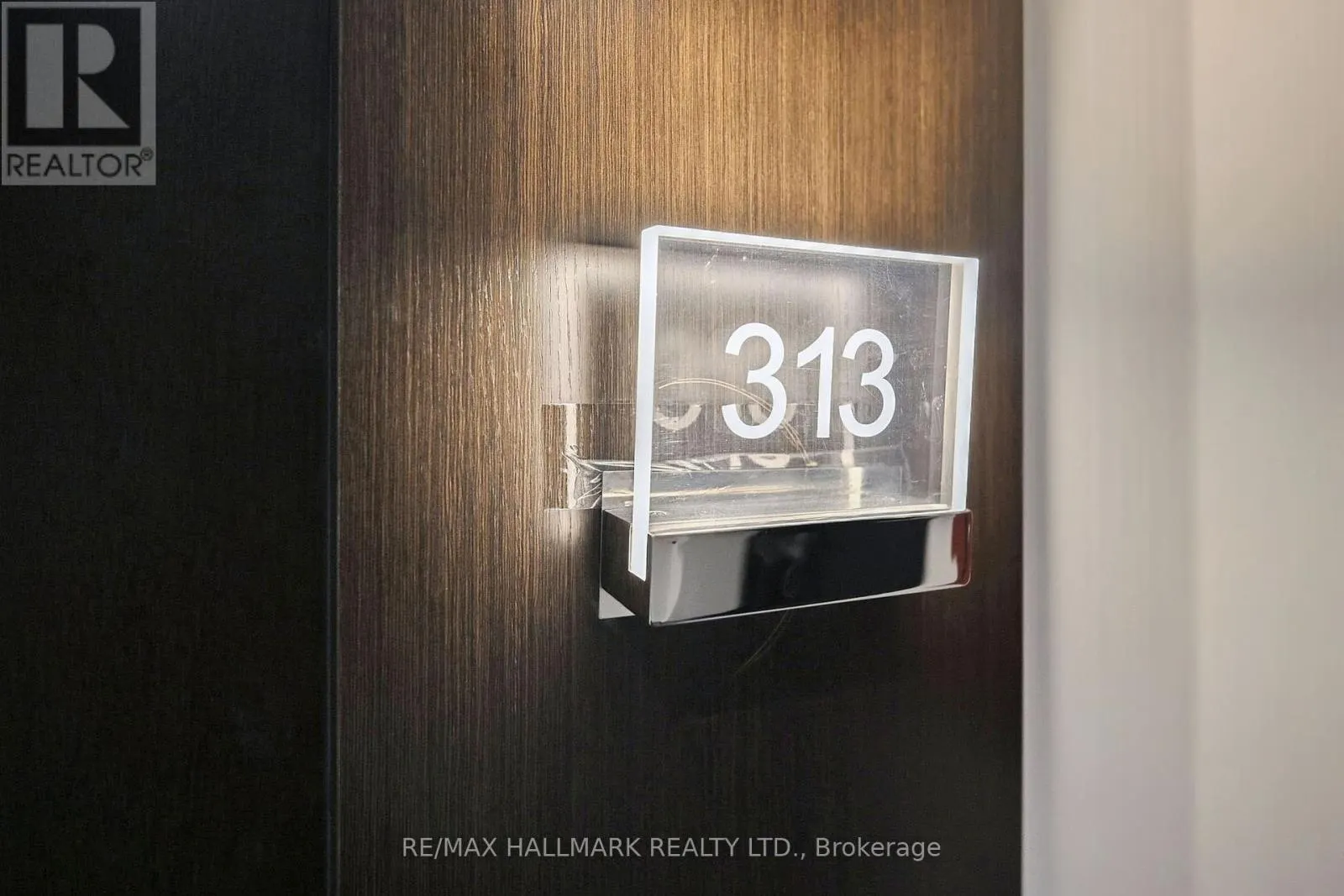 313 - 2221 YONGE STREET