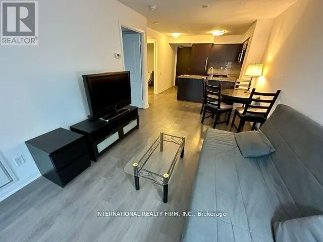 2111 - 5162 YONGE STREET