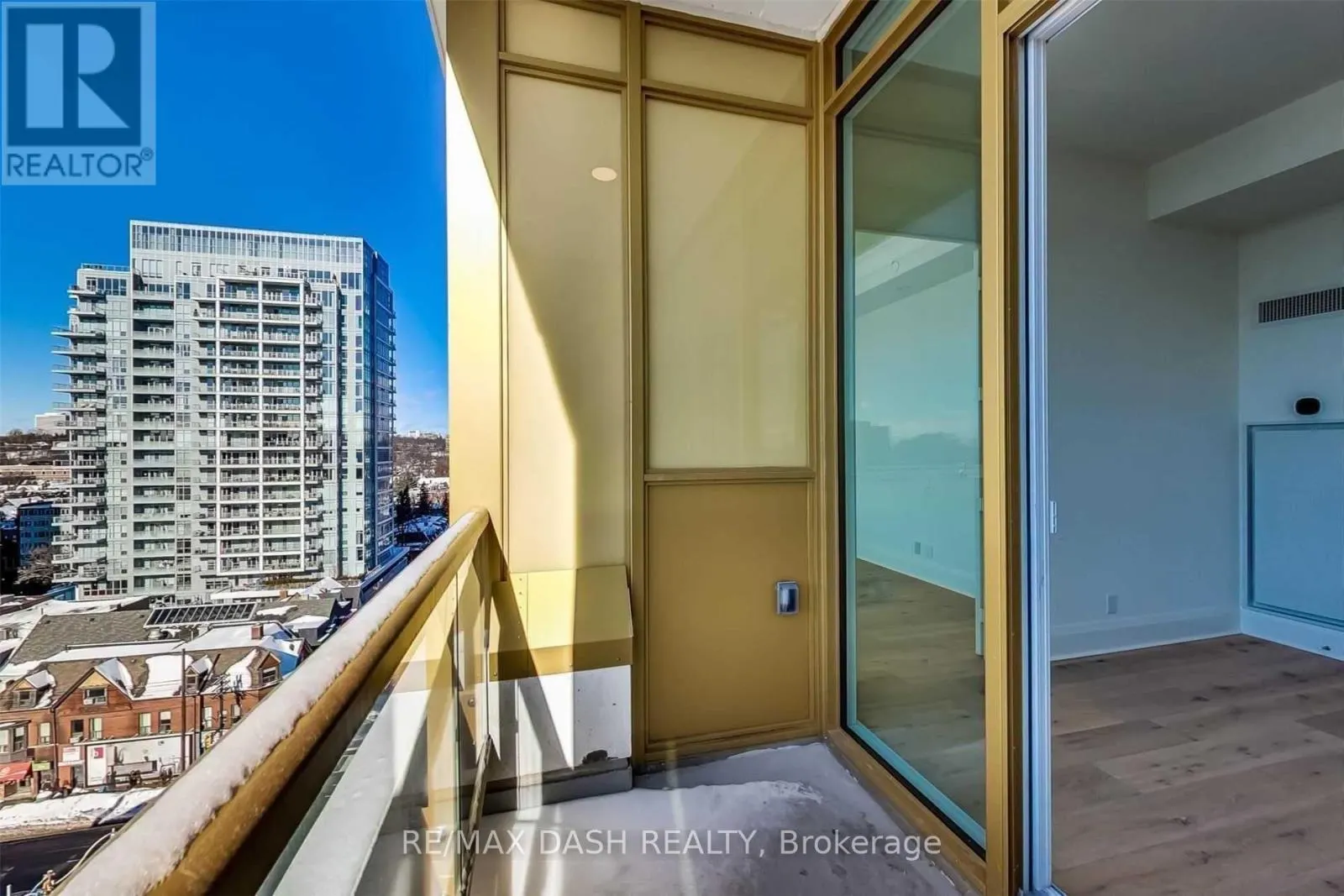 1001 - 151 AVENUE ROAD