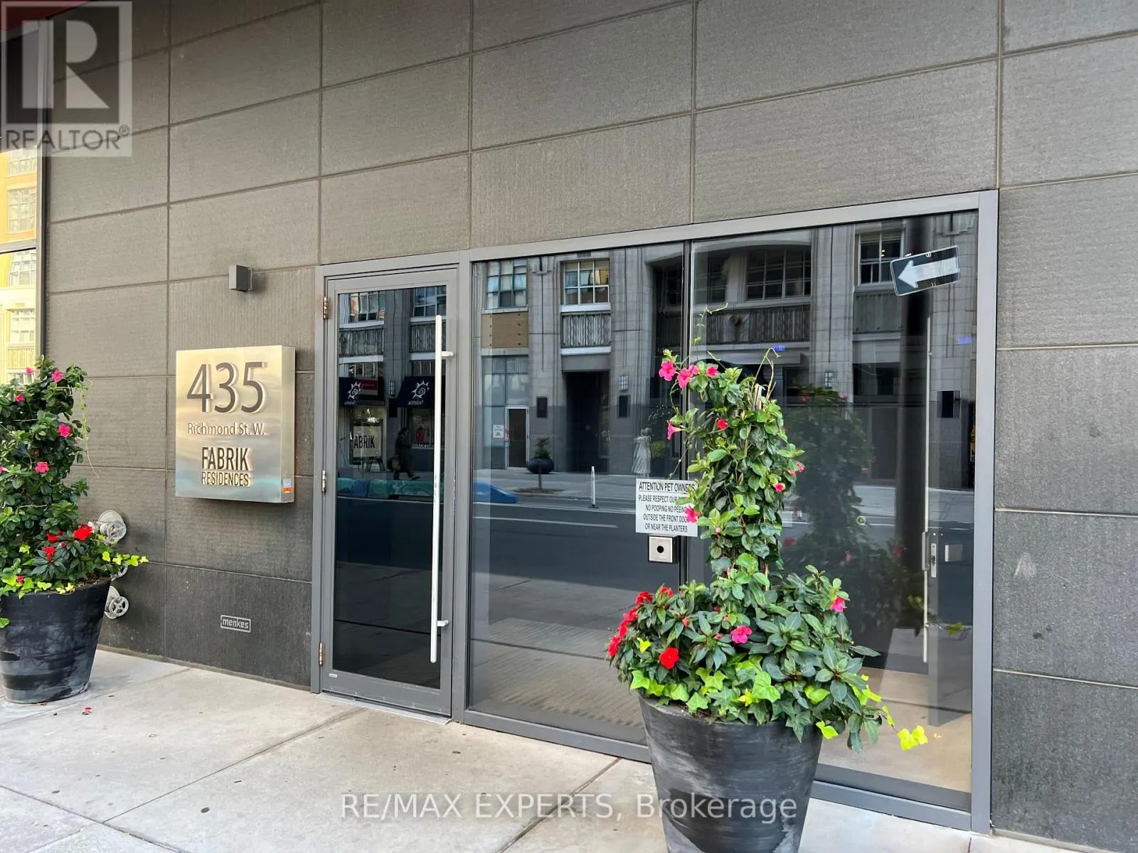 204 - 435 RICHMOND STREET W