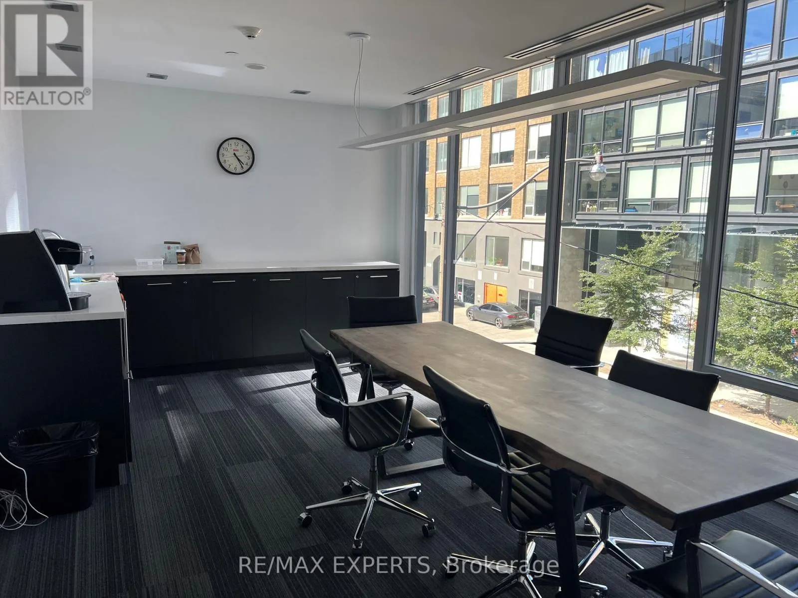 204 - 435 RICHMOND STREET W