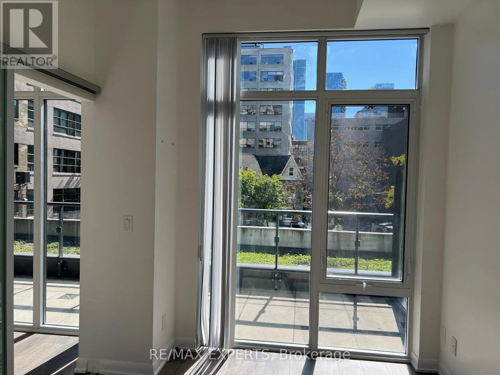 204 - 435 RICHMOND STREET W