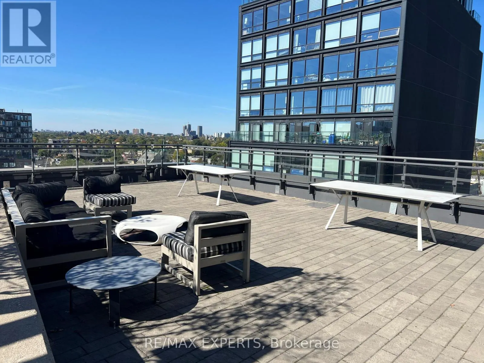 204 - 435 RICHMOND STREET W