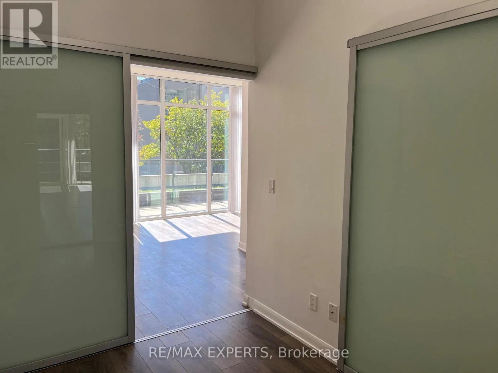 204 - 435 RICHMOND STREET W