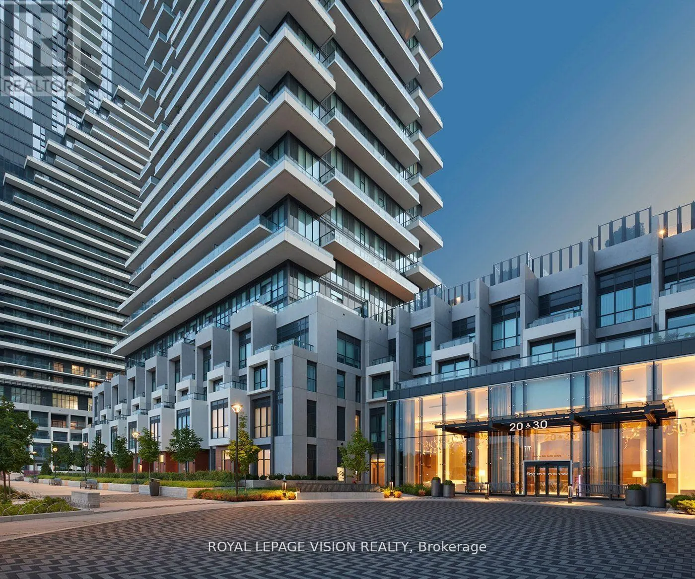 2404 - 30 INN ON THE PARK DRIVE