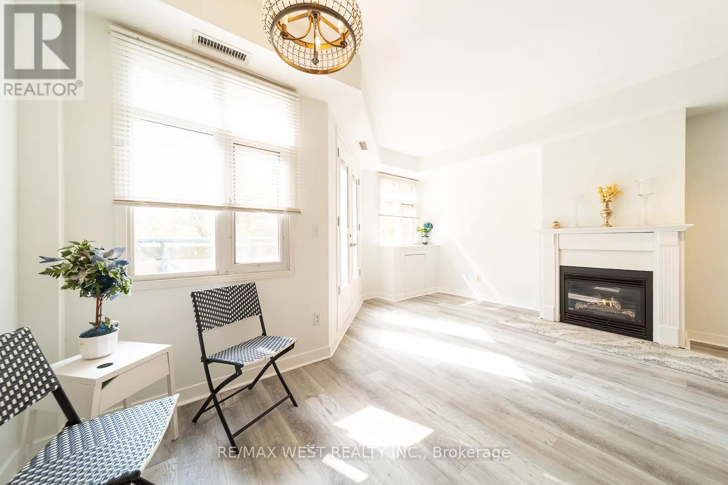 309 - 500 RICHMOND STREET W