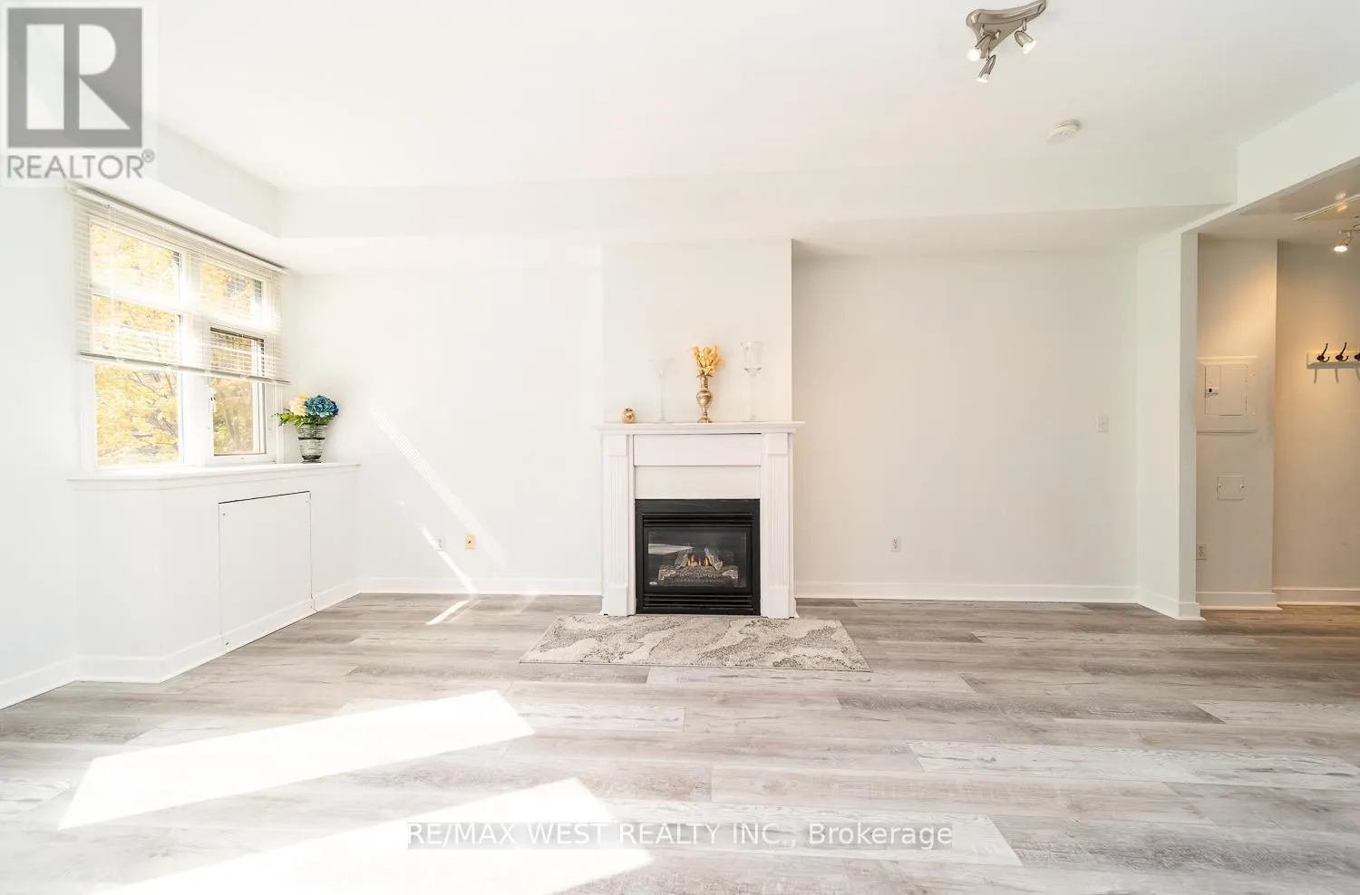 309 - 500 RICHMOND STREET W