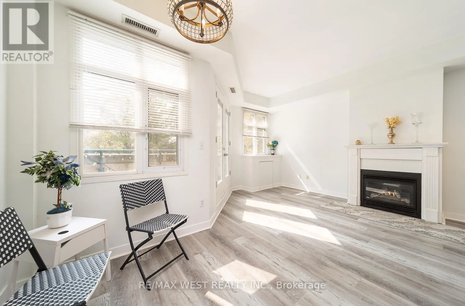 309 - 500 RICHMOND STREET W