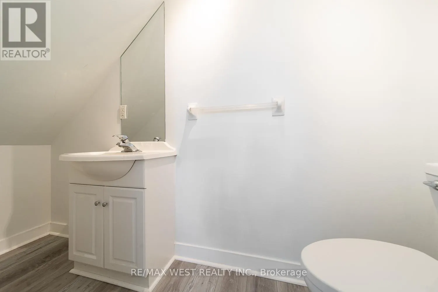 309 - 500 RICHMOND STREET W