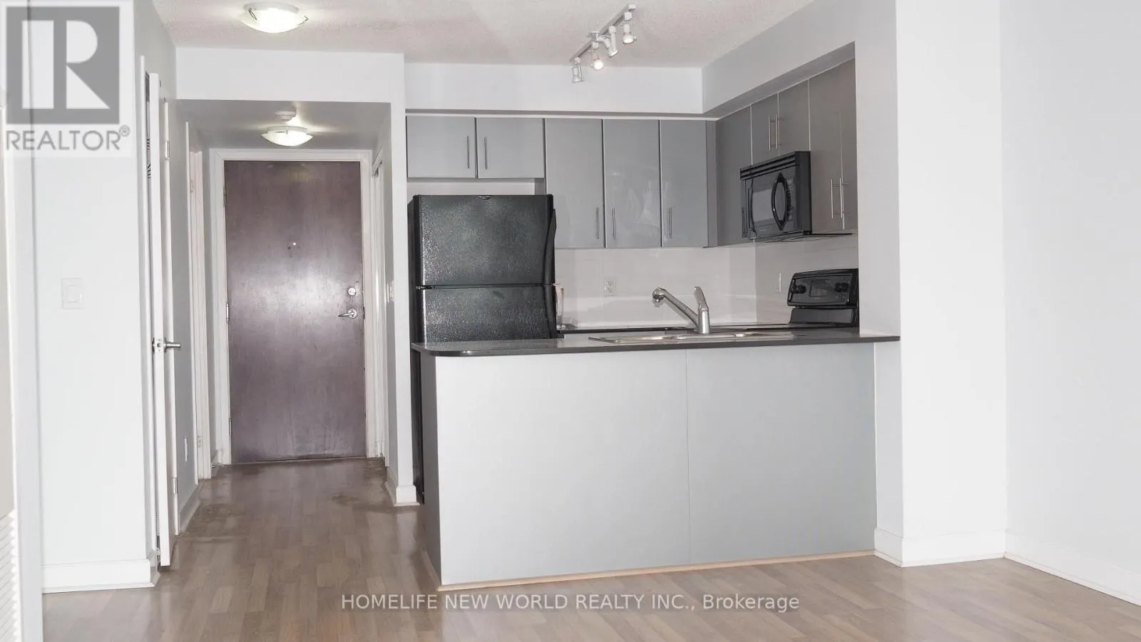 703 - 12 YONGE STREET W