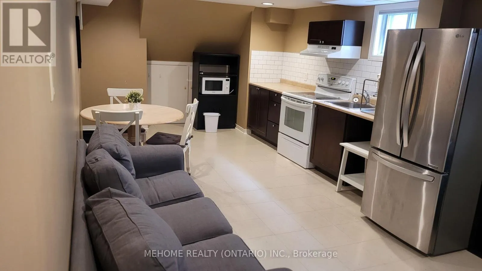 LOWER UNIT - 121 ANGUS DRIVE