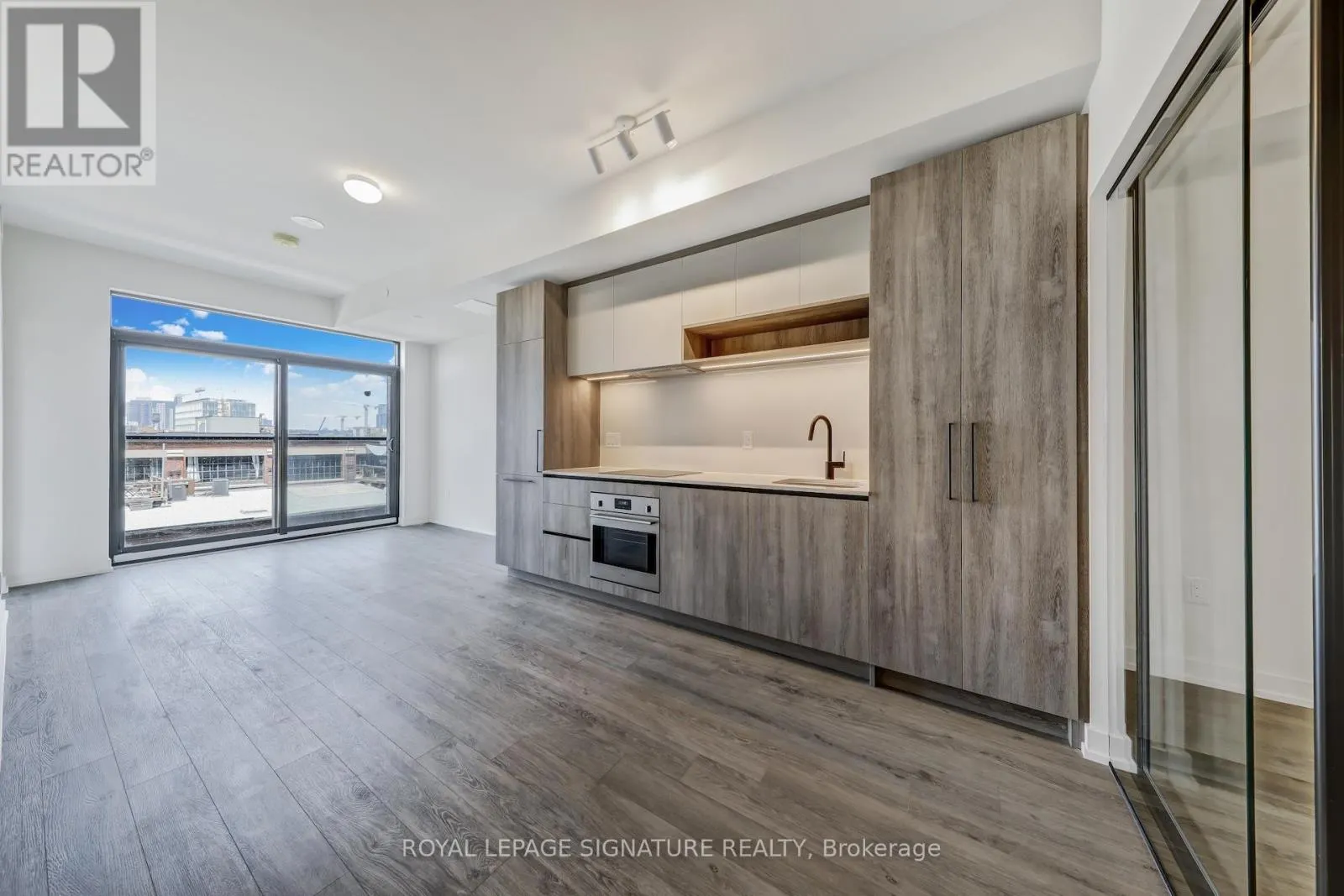 410 - 181 STERLING ROAD