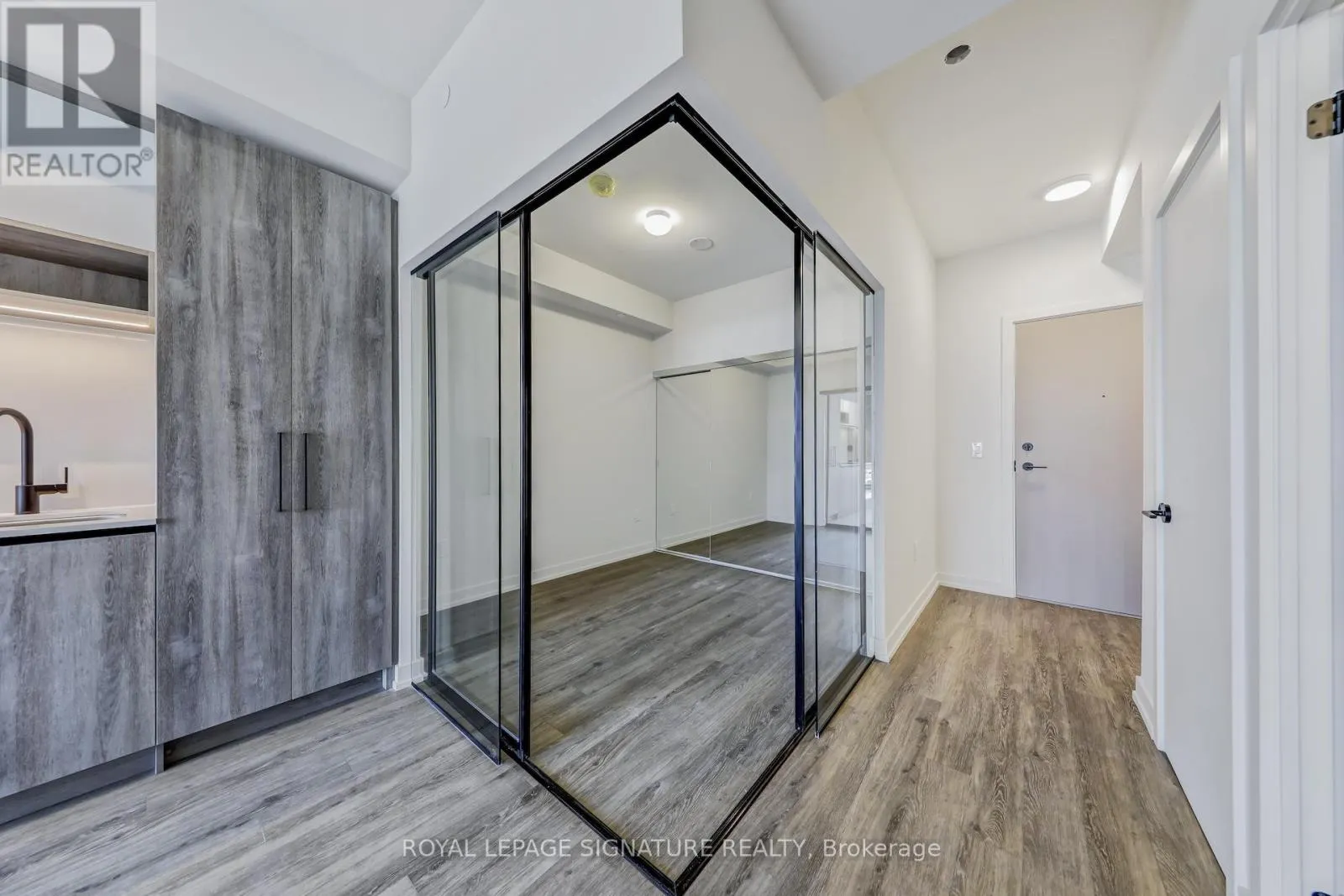 410 - 181 STERLING ROAD